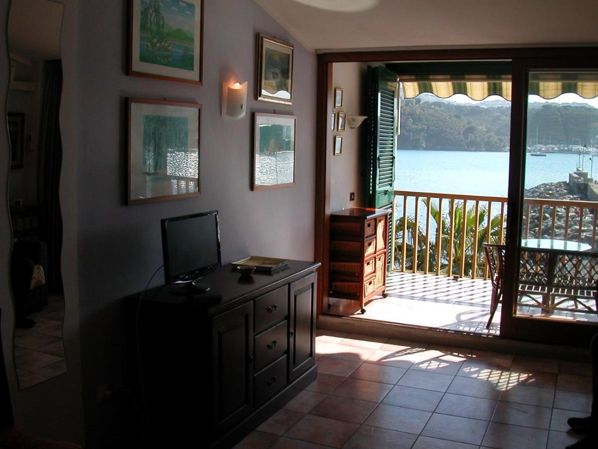 La Pianotta Sulla Spiaggia Porto Azzurro Eksteriør bilde